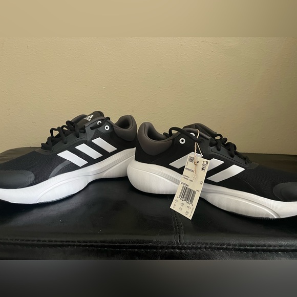 Adidas Women's Black and White Sneakers - Picture 11 of 11